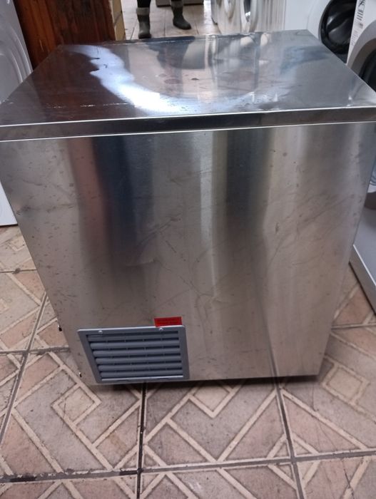 Професионален ледогенератор ICEMAKER 40 литра   с една година гаранция!