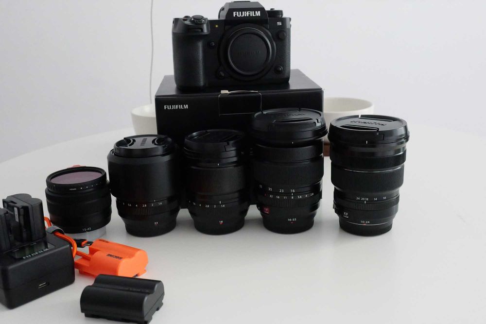 Fujifilm X-H2S + Set Lentile Fuji - XF 16-55mm WR II + 3 acumulatori