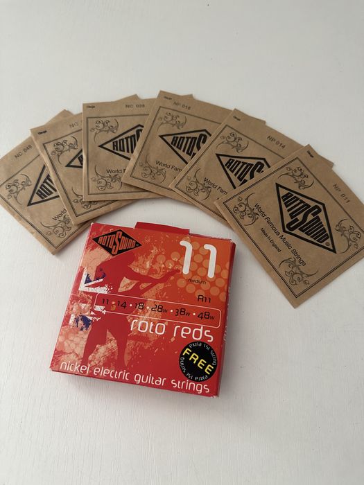 Электрогитара и комбо-усилитель