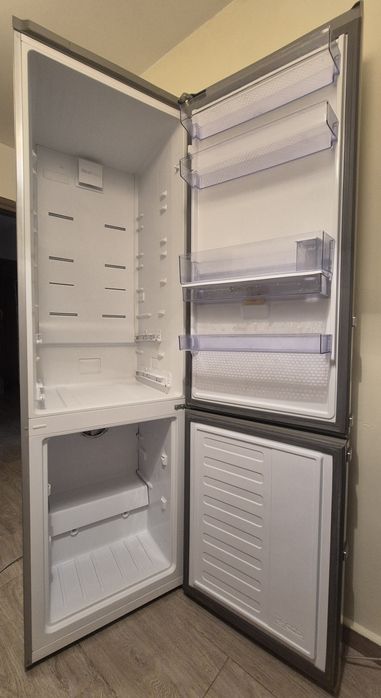 Beko B3RCNA404HDXB1 – Combină No Frost, 355 L, Inox, Dispenser
