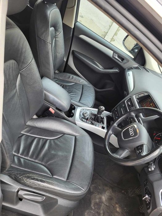 dezmembram audi q5 2008-2015 haion/bara spate/trager