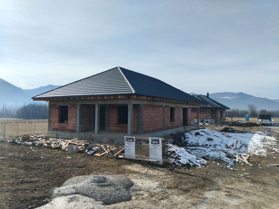 Construcții la roșu