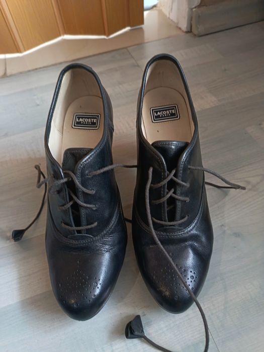 Обувки lacoste на ток