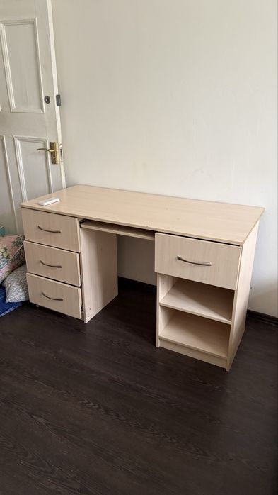 Кровать, шкаф, письменный стол, полки