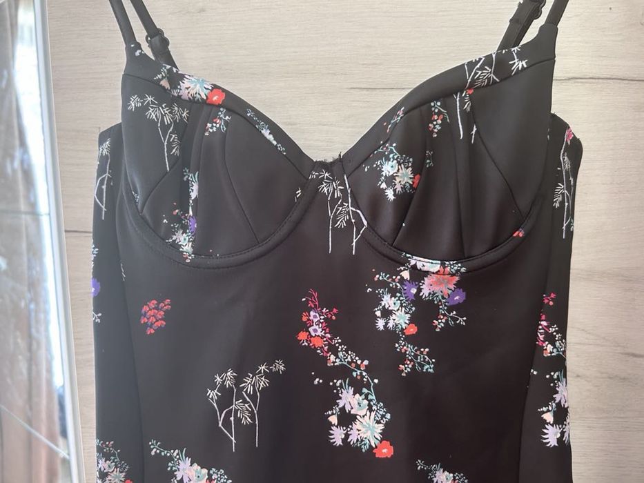 Сатенена рокля