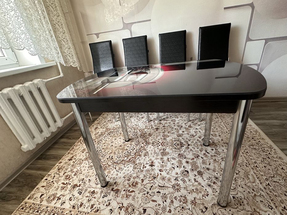 Продам стол и стулья