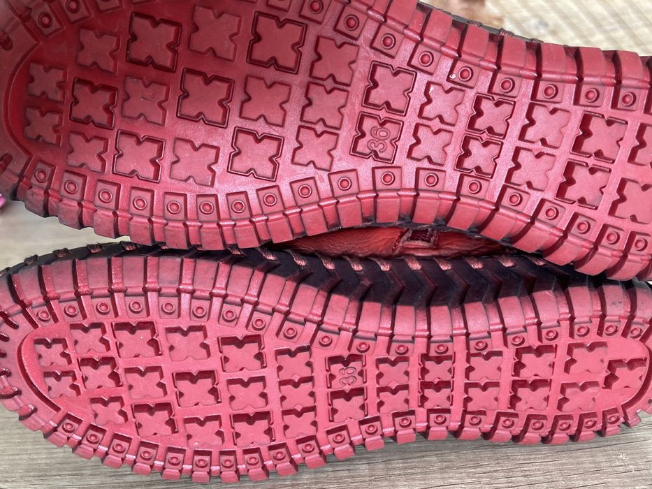 Продаются ботинки