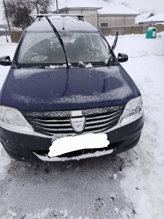 Vând Dacia Logan