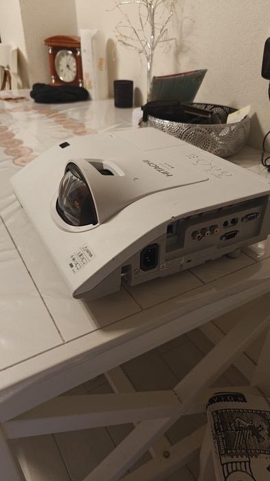 Video proiector hitachi nou nefolosit