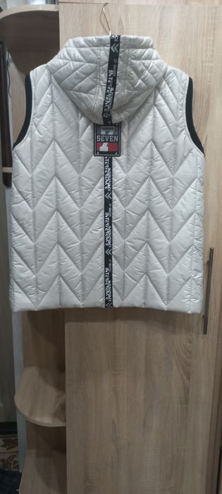 Жилетка демисезонная