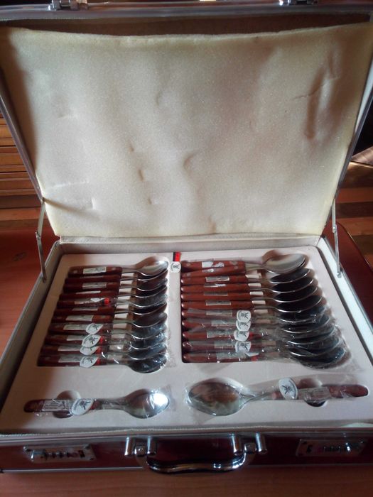 Set tacamuri - DE CALITATE ( linguri, furculițe, cuțite )