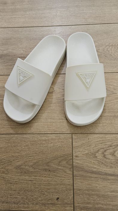 Оригинални летни чехли Guess