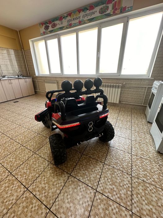 Детский машина двух мест