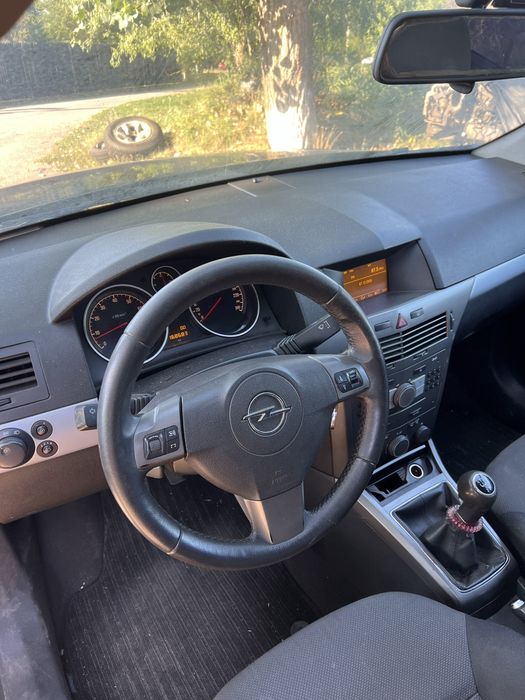 Opel Astra H Dezmembrez Benzina