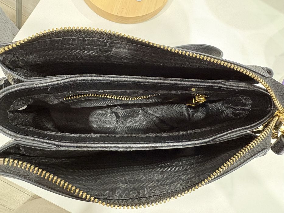 Продам сумку Prada