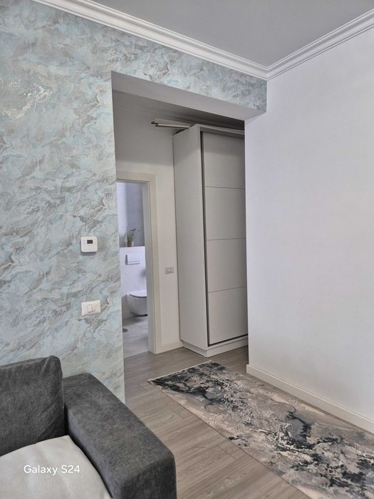 Vand apartament 2 camere cu parcare subterana