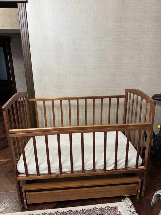 Продам детскую кроватку