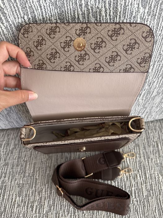Нова чанта на Guess