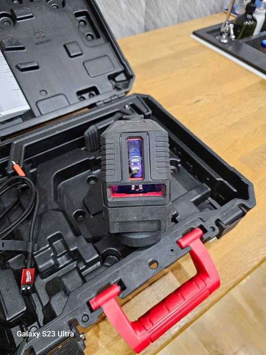 Milwaukee лазерен нивелир