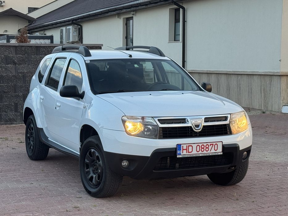 Vând Dacia Duster Motor 1.6 Benzină 4x4 Deblocabil la buton An 2010 Euro 5 ! 128 000 KM ! Fără  rugină