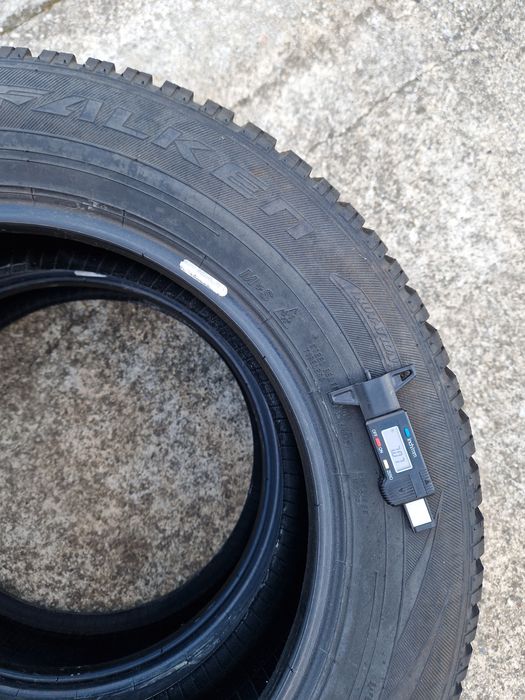2anvelope iarna  215 65 17 Falken 7mm
