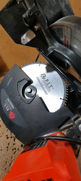 Продам торцовку. Пит.