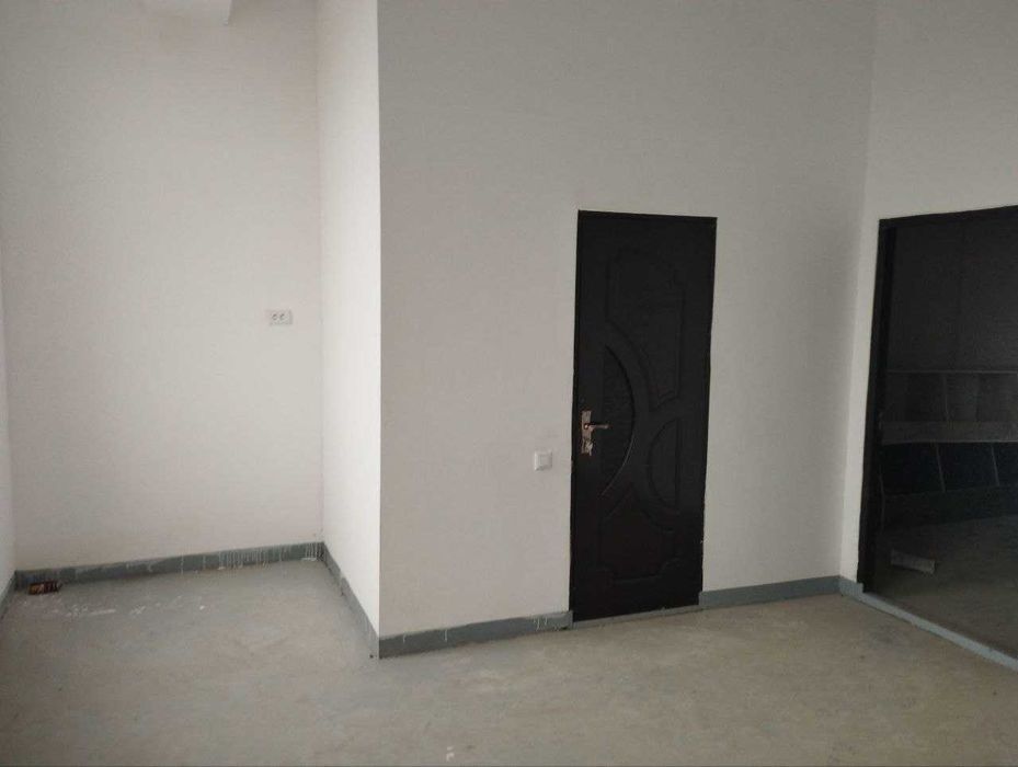 Ер тўласига ва 1 хона квартираси ичида бўлган магазин сотилади.