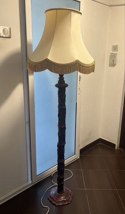 Lampa vintage cu picior