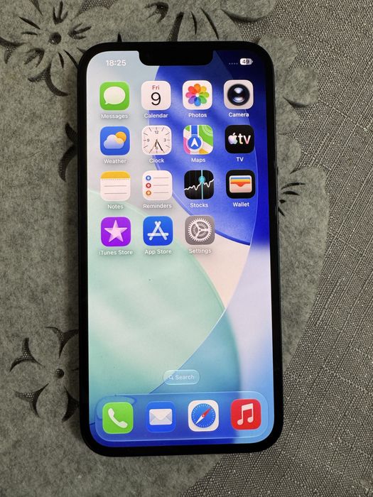 Iphone 16E de 128gb cu mdm , spate fisurat