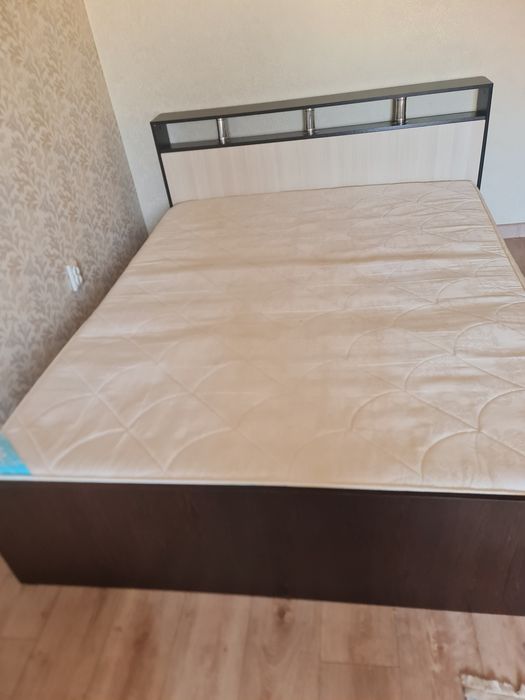 Продам  матрас в хорошем сост торг.ум 2 шт разм 160*2.00 по 10000 тг