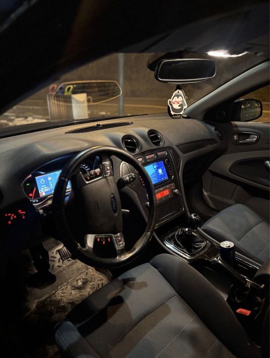 Ford Mondeo 2.0, diesel.