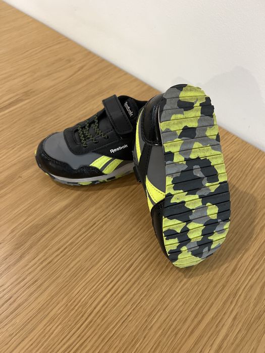 Маратонки Reebok-24 номер.Носени са,но са в много добро състояние