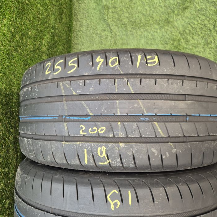 255 40 18 Goodyear 2019