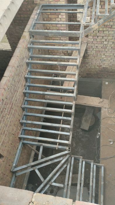 Металлокаркас лестницы.сварочные,работы