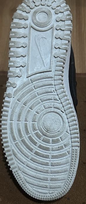 Vand adidasi Nike de iarna