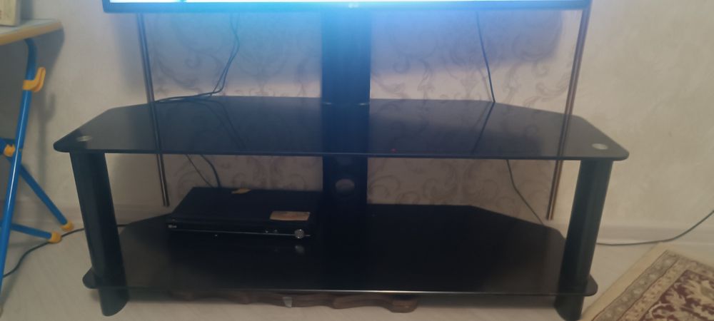 Продам тумбу  для телевизора