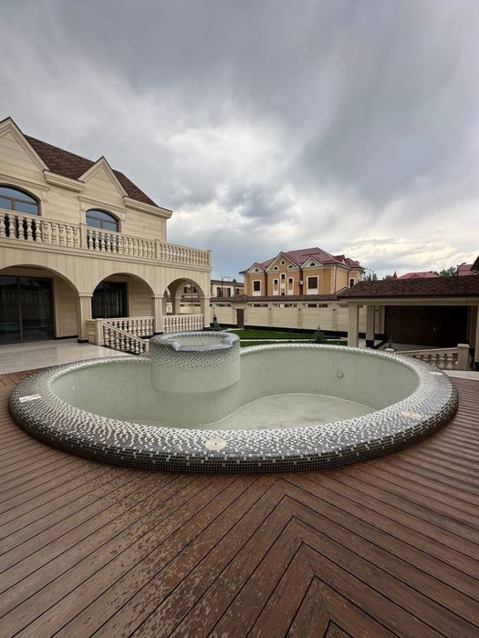 Svetlana Loboda yalangoch