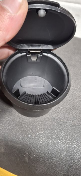 Cupholder, coinholder Mercedes