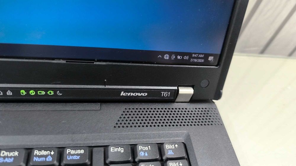 Laptop Lenovo T61 - functional, instalat