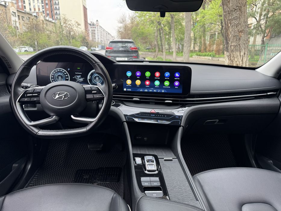 Hyundai Mistra модель занимает между elantra и sonata