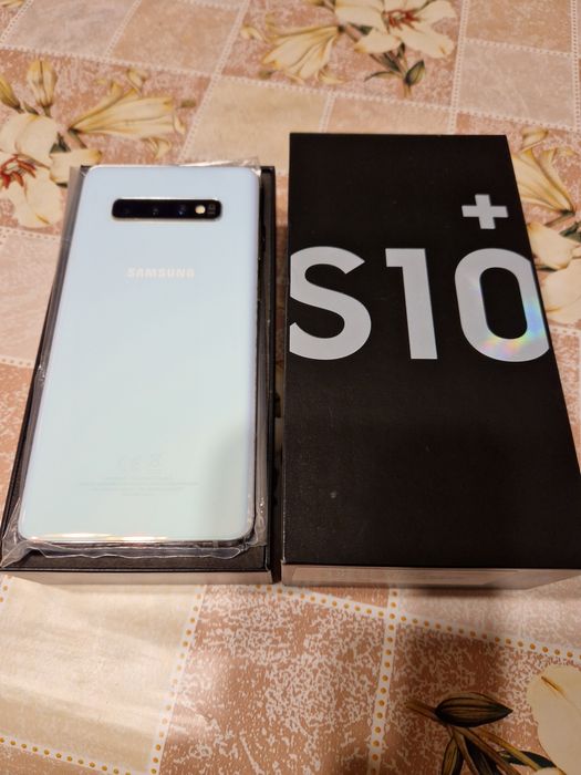 Телефон самсунг S10 plus