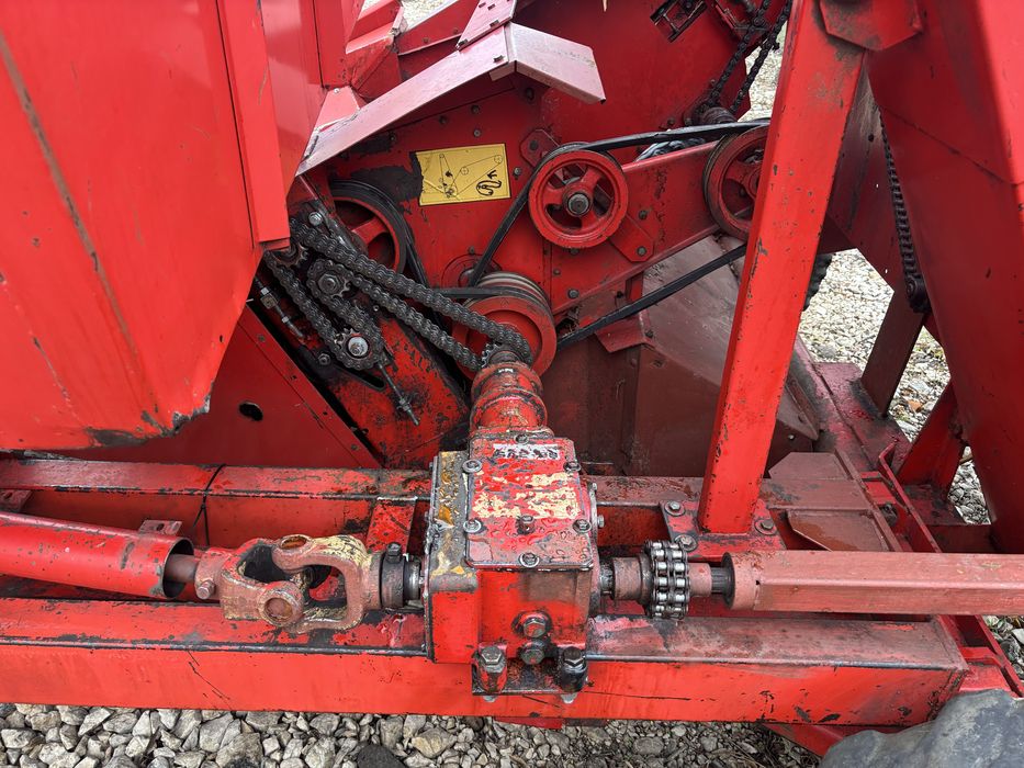 Vand sau schimb Culegatoare porumb zmaj 224 an fab 2004