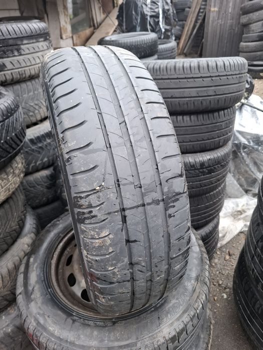 Vand 4 roti R 15 ford focus focus 2 merg si pe facelift au anvelope