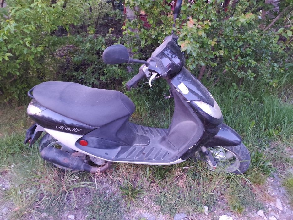 Vând Peugeot Vivacity2