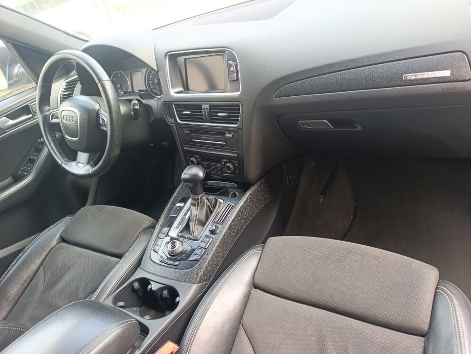 Ауди Q5 3.0tdi 2010г