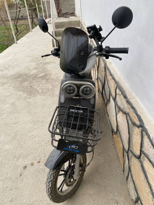 Skuter sotiladi navoi