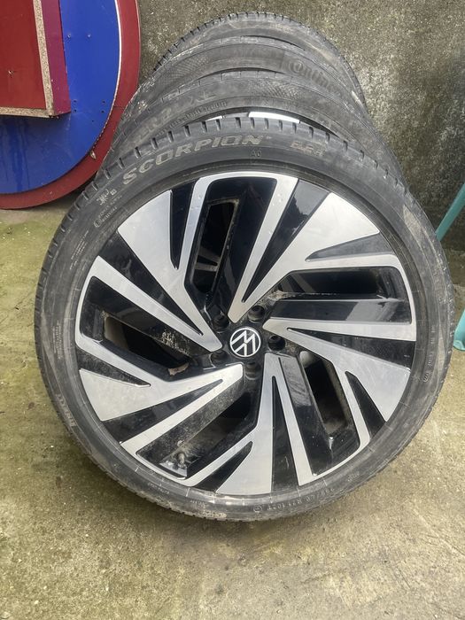 Комплект летни Джанти с гуми Континентал и Пирели от Ай Ди 4 id4 id 4