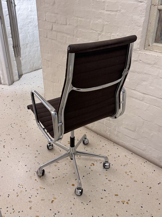 EAMES EA119 High Backrest
