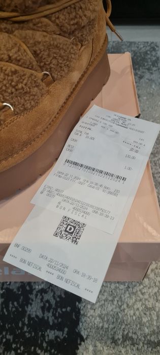 Cizmulite tip UGG, marimea 39.Purtate o siingura data.