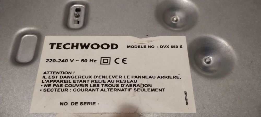 Vând DVD player Techwood